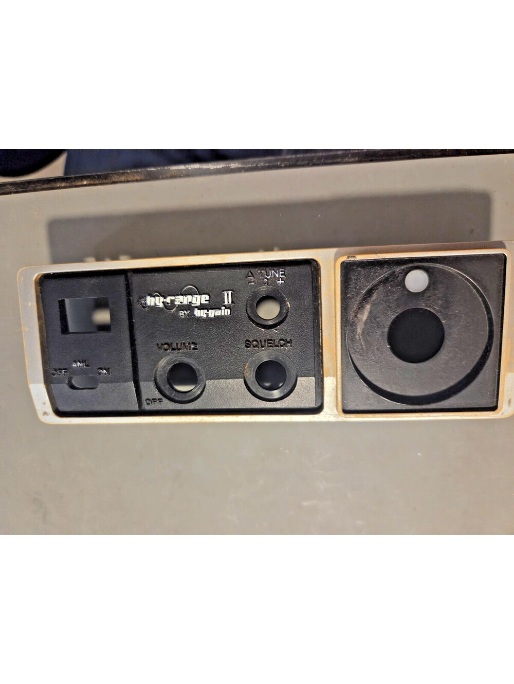 FRONT FACEPLATE FOR HY-GAIN VII MOBILE CB RADIO